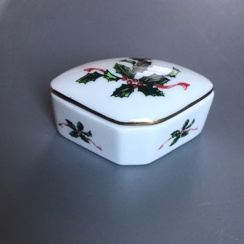 Vintage Lefton China "Boughs of Holly" Lidded Trinket Box